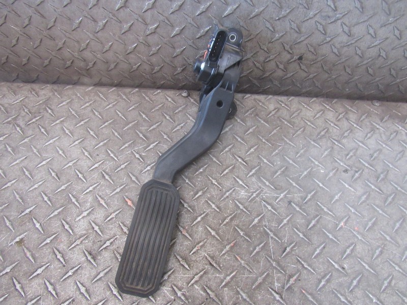 2006 CADILLAC DTS ACCELERATOR GAS PEDAL