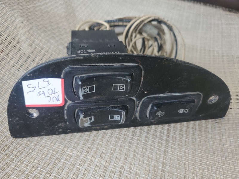 2005 Mack Vision Rocker Switch Panel 1MR4323M14