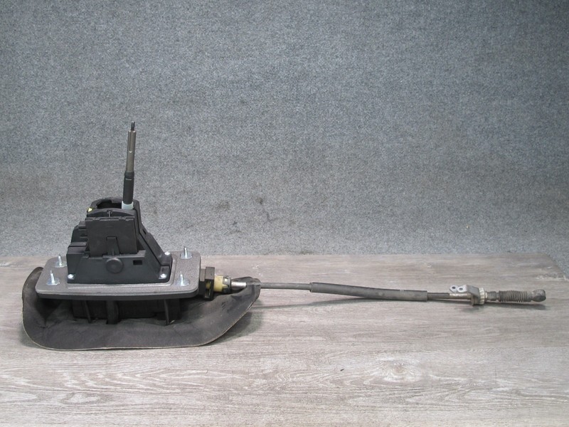 2015-2018 PORSCHE MACAN A/T AUTOMATIC TRANSMISSION SHIFTER W CABLE 95B713041C