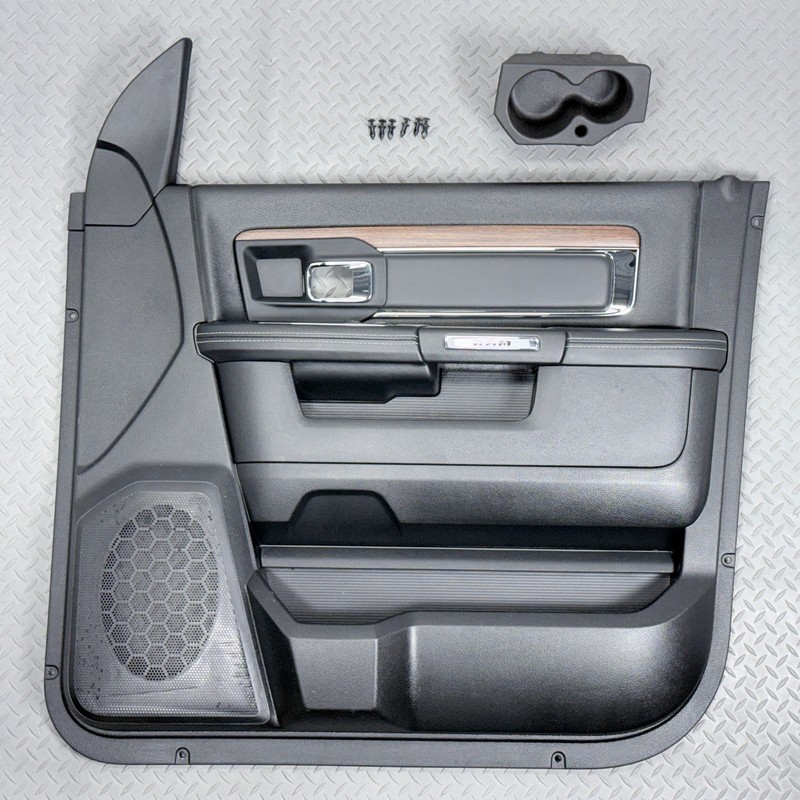 ✅ 13-24 RAM 1500 2500 3500 LARAMIE OEM FRONT RIGHT DOOR PANEL Black PASSENG. 78K
