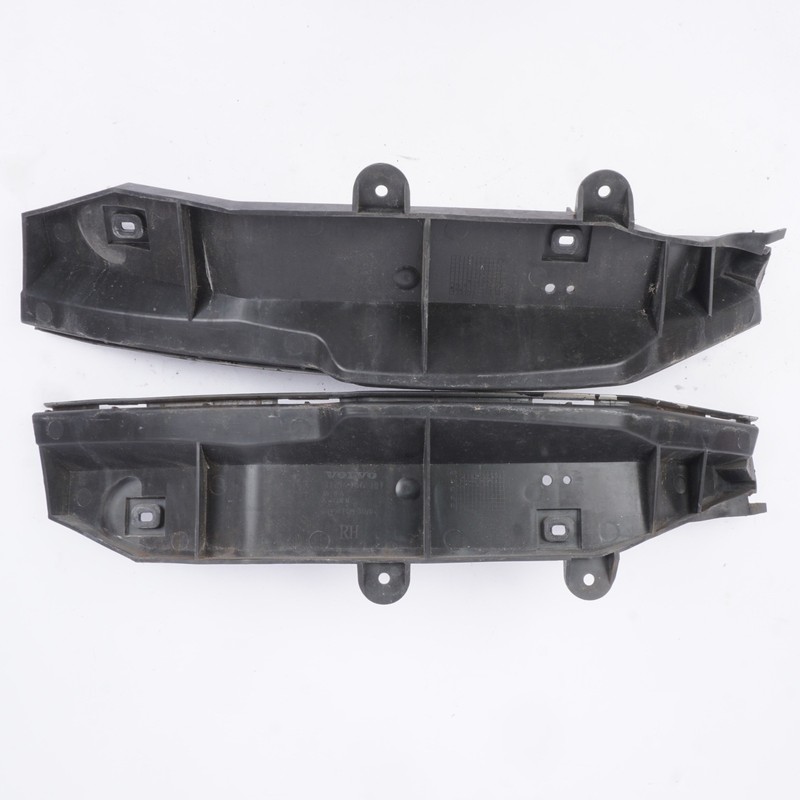 2006-2013 VOLVO C70 CONVERTIBLE LEFT RIGHT INNER BRACKET 31214965