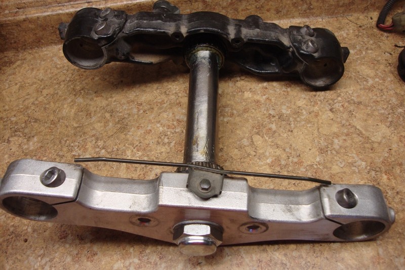 2006 Kawasaki Vulcan VN1600 VN 1600 Triple Tree Fork Clamp Top Upper Lower 06