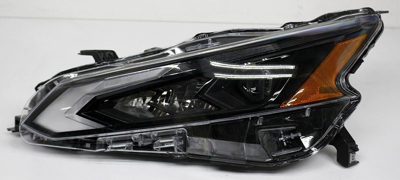 OEM LED Headlamp For 2023 Nissan Altima 26060-9HF0C Tab Missing