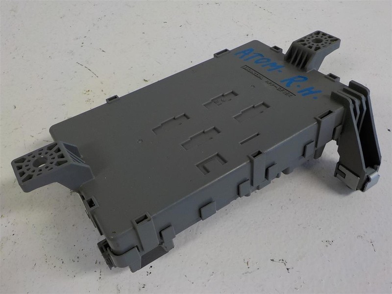 2014-2017 Honda Odyssey Cabin Room Inside Fuse Box 38210-Tk8-A02 Rh Dash