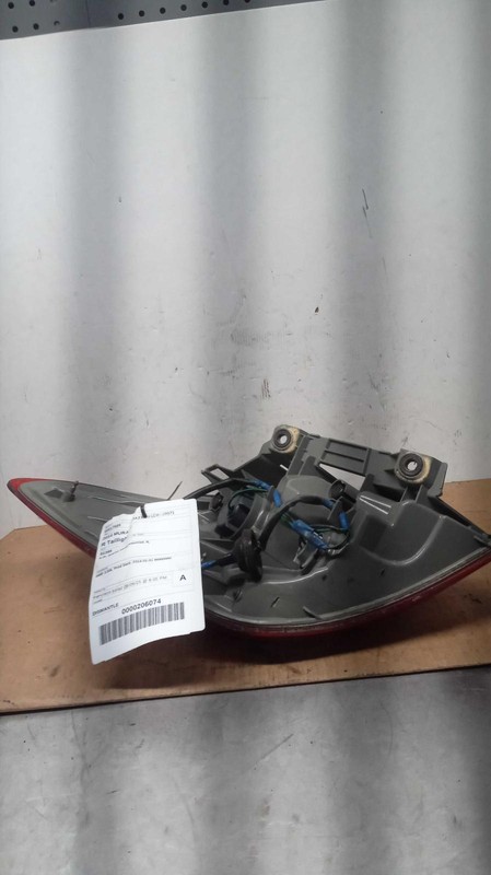 2014 Nissan Murano Right Tail Light Assembly Maroon 69000 Miles OEM Quality