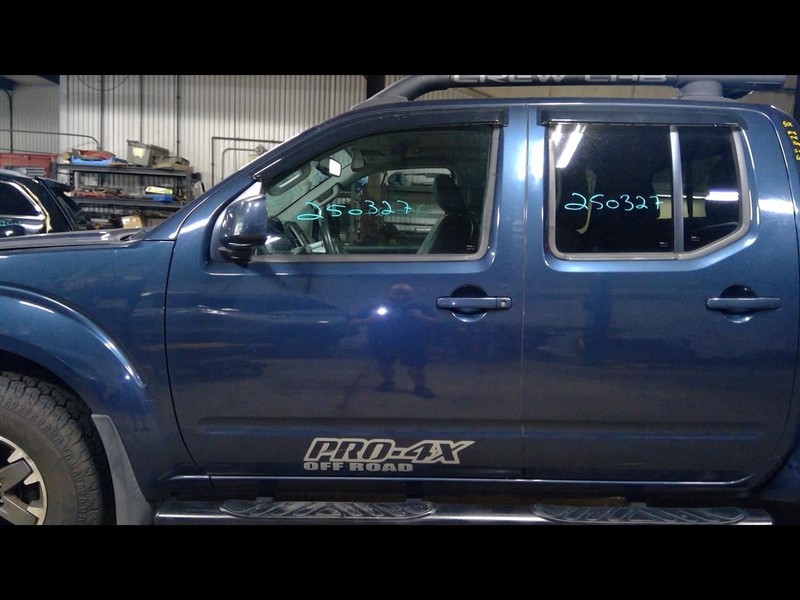 Driver Front Door Without Body Side Moulding Fits 16-18 FRONTIER 1646996