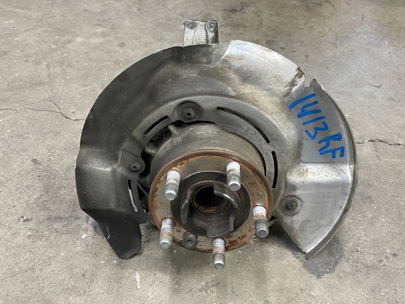15-19 Land Rover Discovery Sport Front Right Pass Spindle Knuckle Hub 1413 OEM