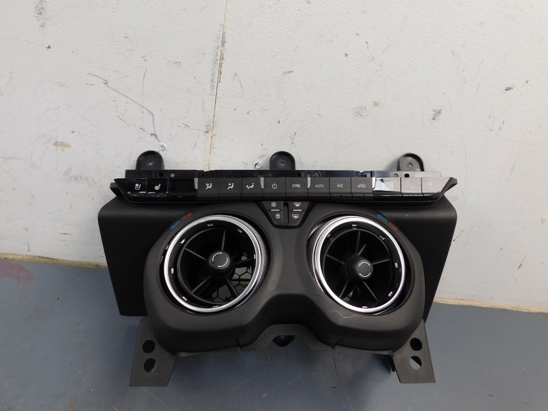 2018 17 18 19 20 Chevy Camaro ZL1 HVAC / Seat Controls / Center Vents#4502 K2