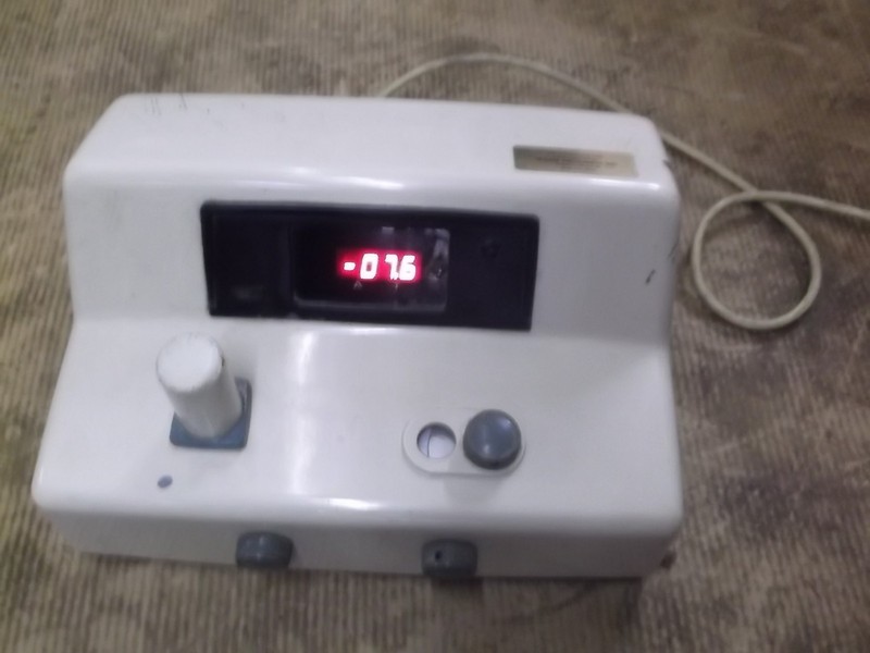 Bausch & Lomb Vintage Spectrometer Spectrophotometer 11 Volt Cat No: 32.29.0