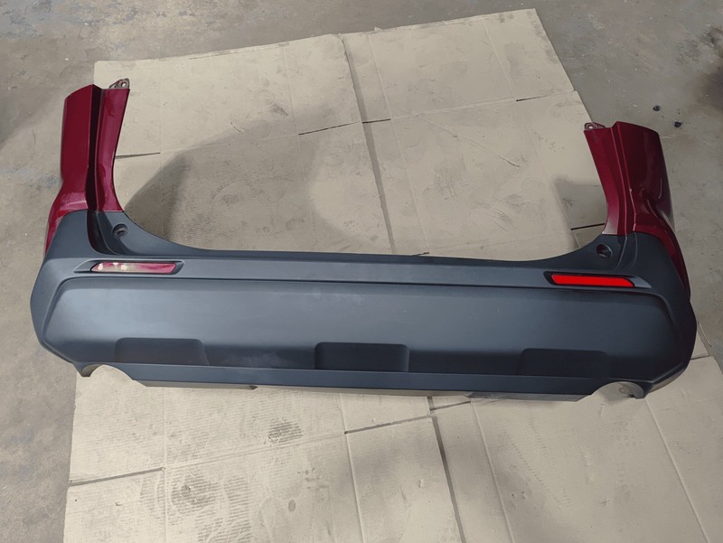 DEFECT! TOYOTA RAV4 LE XLE REAR BUMPER COVER W/ REFLECTOR LIGHT 2019 - 2024 OEM