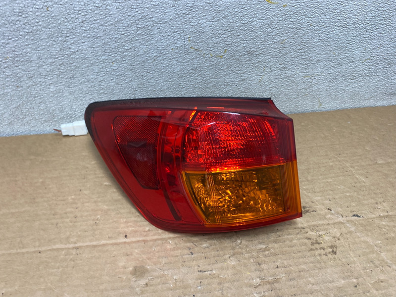 2009 - 2010 Lexus Is250 Is350 Left Driver LH Side Tail Light Oem Z1566 PS