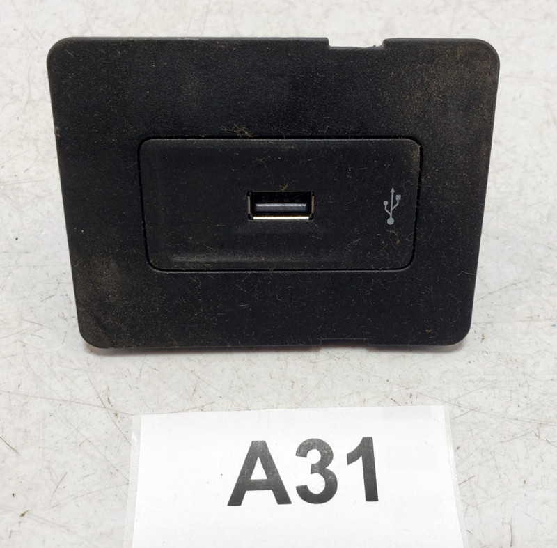 ✅ 2017-2019 OEM Porsche 991 911 Turbo S USB Socket Charger Port 18k