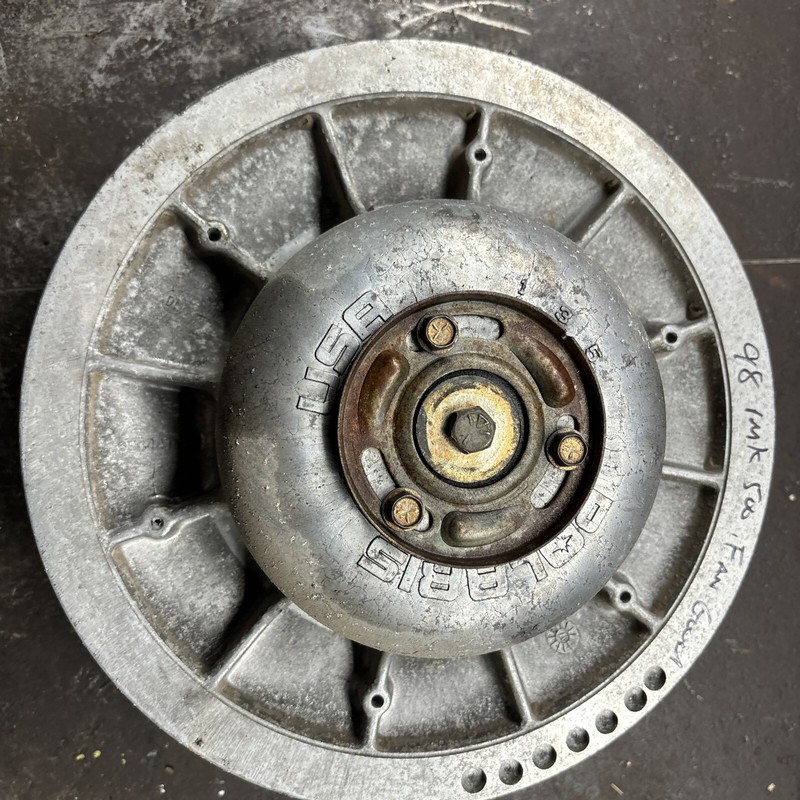 1997 - 1998 Polaris 500 Fan Trail RmkSnowmobile driven secondary clutch good