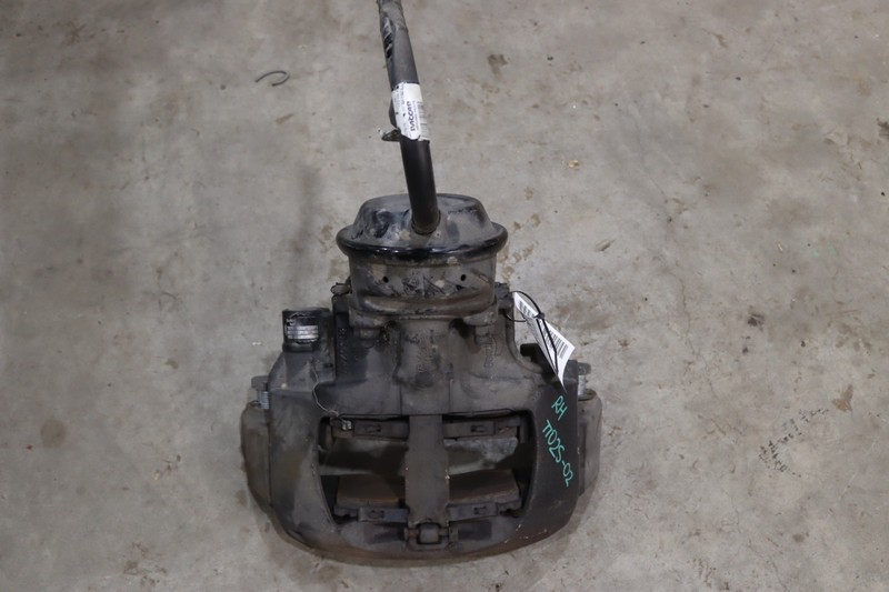 2018-2023 PETERBILT 579 PACCAR BENDIX RIGHT SIDE DISC BRAKE CALIPER Z035247 OEM