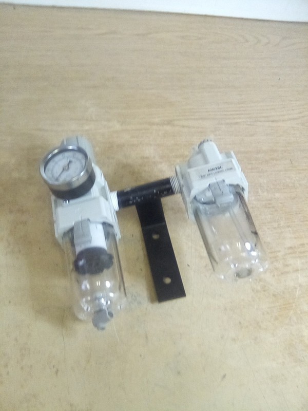 SMC AW38FR Filter Regulator W/AW38L Lubricator