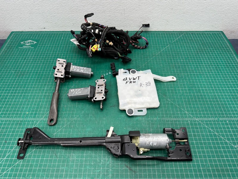 11-17 Volkswagen Touareg FRONT RIGHT PASSENGER SEAT MOTOR W/ WIRE SET OEM