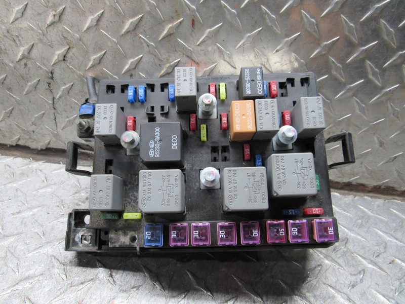 2007-2009 KIA SPECTRA UNDER HOOD FUSE RELAY BOX ENGINE FUSEBOX 91959-2F100