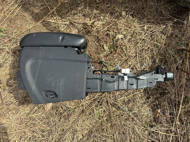 12-13 GRAND CHEROKEE OEM FRONT FLOOR CENTER CONSOLE W/ ARMREST