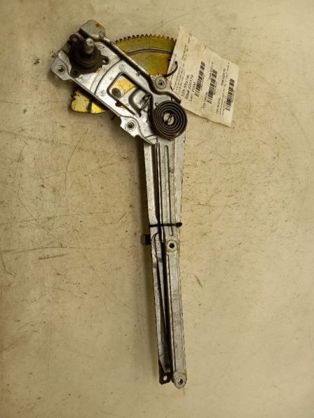 95-04 TOYOTA TACOMA SR5 X-CAB DRIVER SIDE FRONT DOOR WINDOW REGULATOR ASSEMBLY