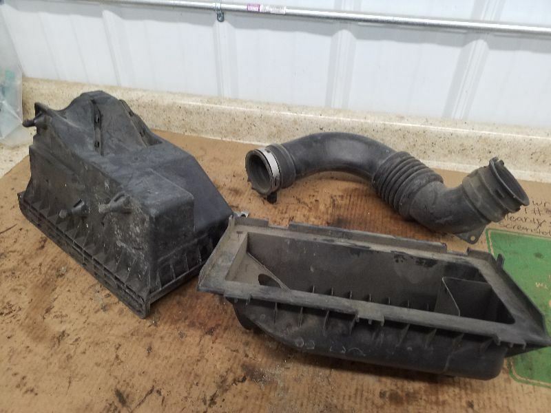 Air Cleaner 2.4L Fits 07-10 CALIBER 105191