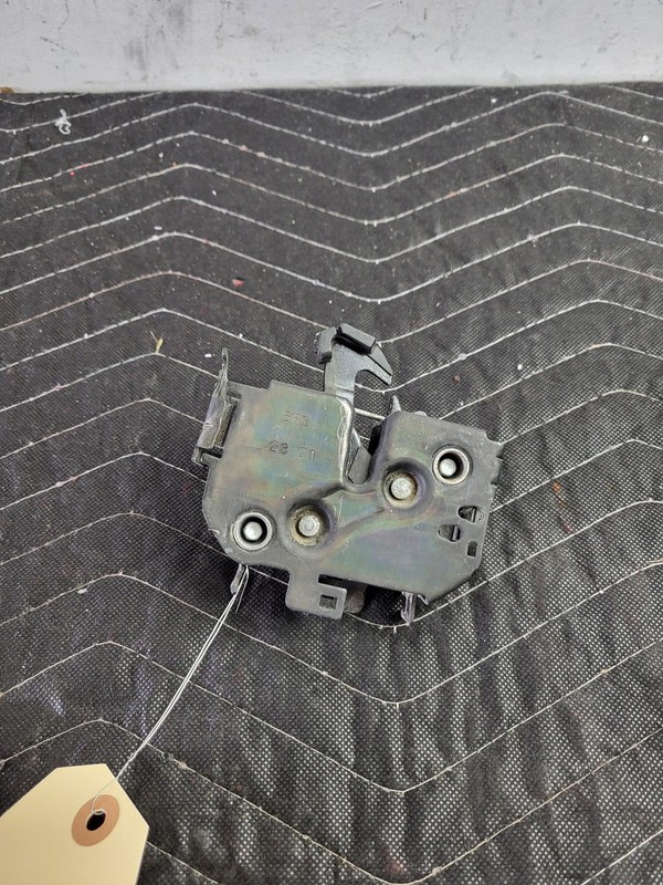 2015-2022 Jeep Renegade Right Passenger Hood Lock Latch 2.4L FWD OEM 52144948