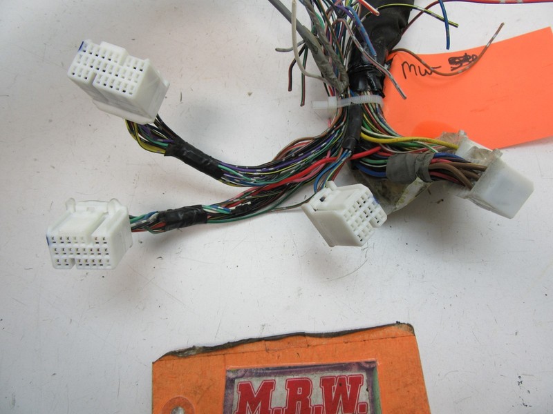 ENGINE COMPUTER PIGTAIL WIRE PLUG CONNECTOR HARNESS END CLIP 3.0L MOTOR SOLARA