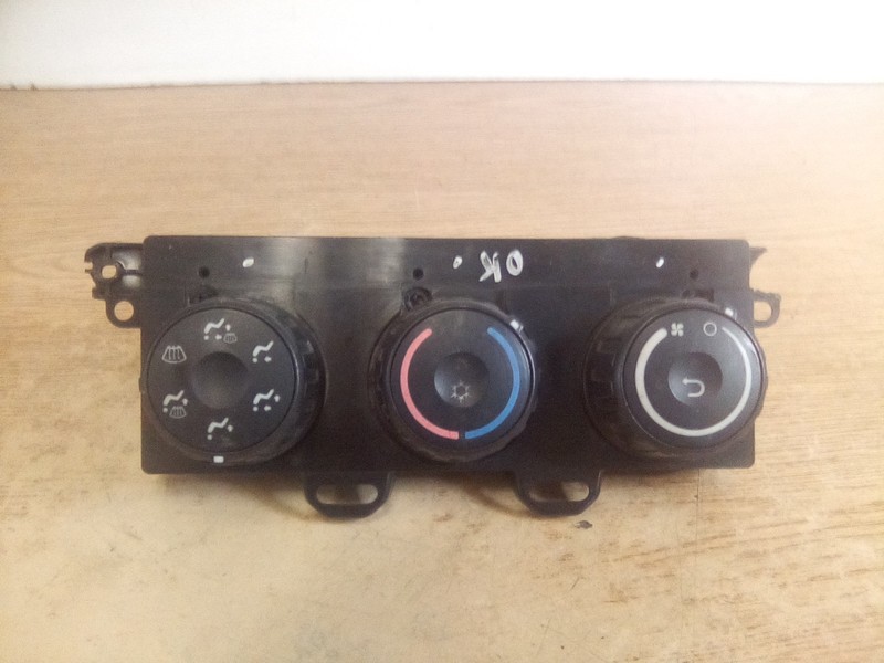 Freightliner Cascadia A22-73670-000 Climate Control "READ DESCRIPTION"