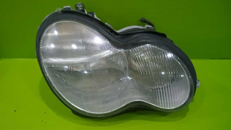 07 08 09 MERCEDES C240 PASSENGER RIGHT HEADLIGHT LAMP OEM 2467-33