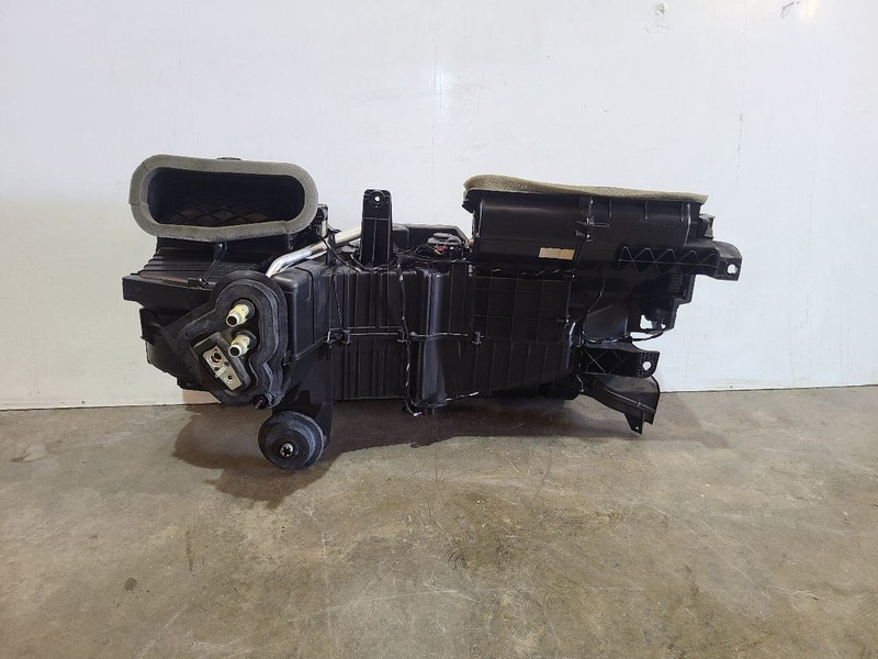 2018-2021 LINCOLN NAVIGATOR FRONT HV AC Evaporator Housing 582573