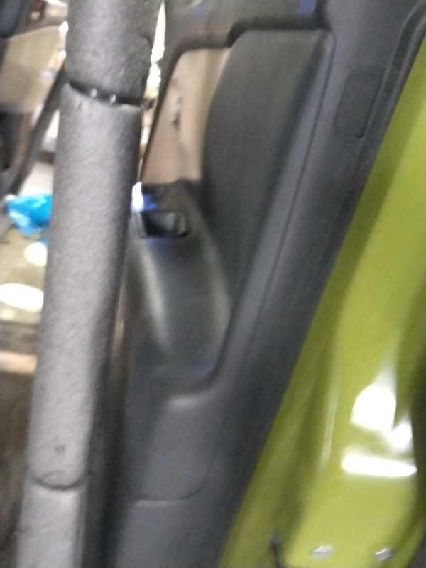 2016 Jeep Renegade Front Right Door Green OEM 124K Miles - Used