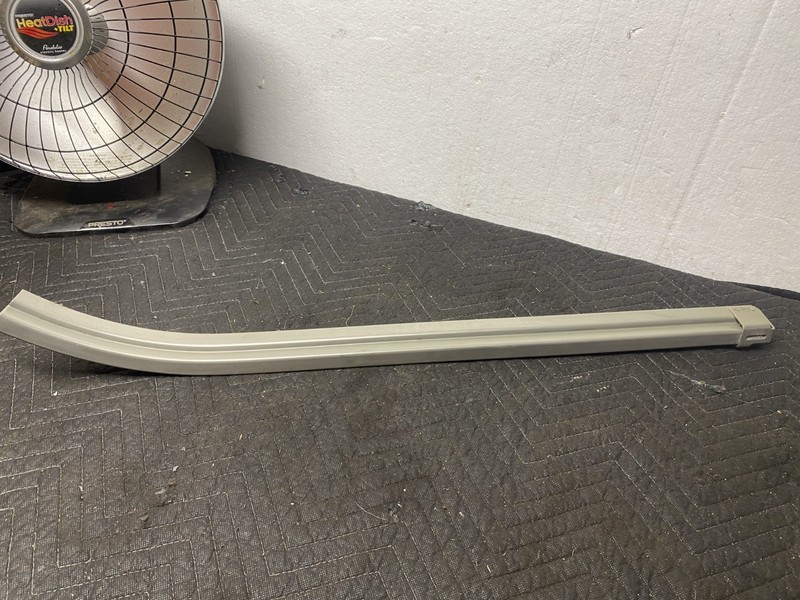 2012 CHRYSLER TOWN AND COUNTRY LEFT MIDDLE TOP DOOR TRACK OEM