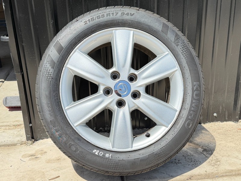 2004-2006 Lexus ES330 WHEEL W/ TIRE KUMHO 215/55R17 7/32" #020 #1