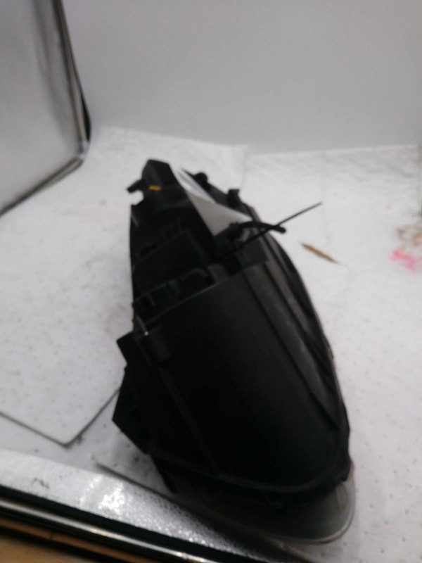 2009 Hyundai Santa Fe Right Headlight Assembly OEM 190004 Used 185K Miles