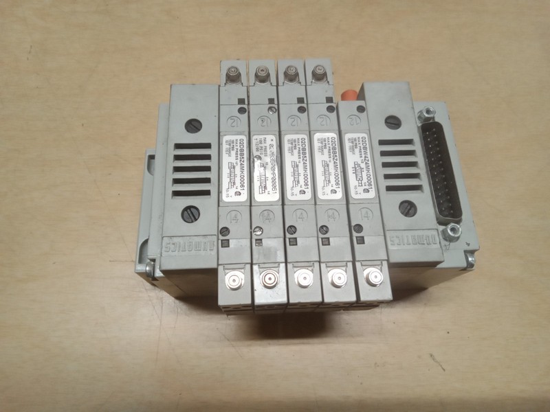 Numatics 239-1087 Manifold W/02DBB5Z4MK00061 (4) & 020BB500MP00061 (1) Solenoid
