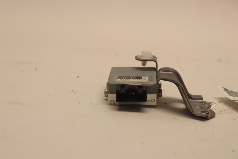 2016-2017 LEXUS RC350 FUEL PUMP CONTROL UNIT COMPUTER MODULE W/ BRACKET OEM