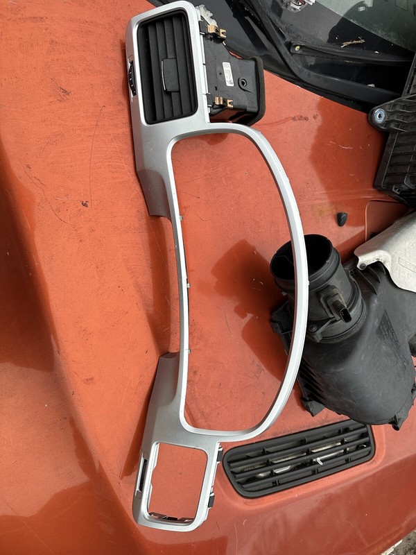 11-17 VOLKSWAGEN VW TOUAREG OEM Silver Cluster Dash Bezel Trim & Vent