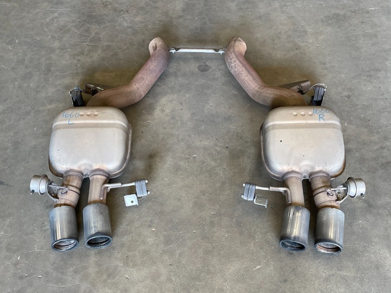 2013 2014 2015 F12 BMW M6 Rear Left & Right Exhaust Muffler Set 4.4L OEM 1660