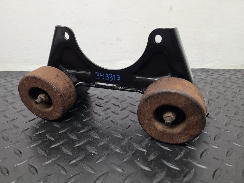 08-12 Jeep Liberty 3.7L Transmission Mount Bracket OEM 52125137AI