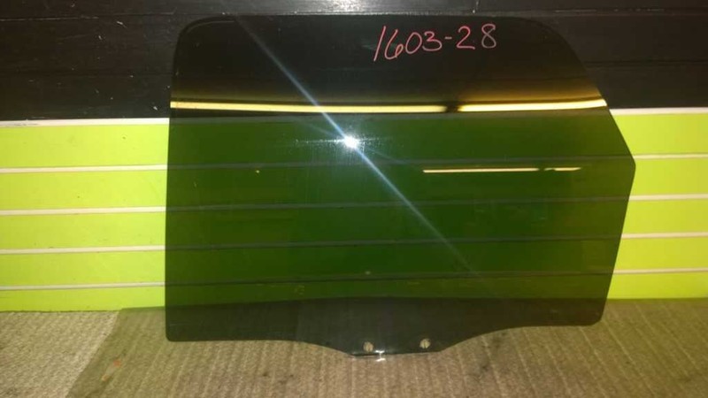 01 ESCAPE XLT 3.0 AT DRIVER LEFT REAR WINDOW DOOR GLASS OEM 1603-28