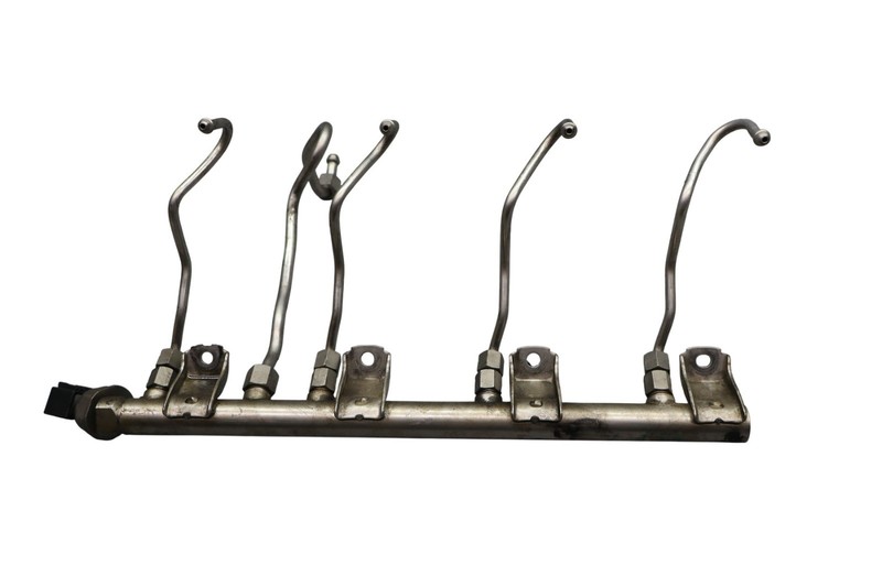 09-12 BMW F01 F10 550i 650i 750i 4.4L Left Driver Side Fuel Rail w/Sensor Oem