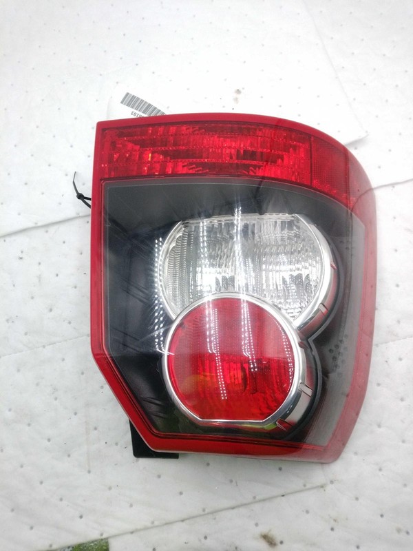 2010 Land Rover LR2 Left Tail Light Assembly Grey OEM 158K Miles NJ25-26276
