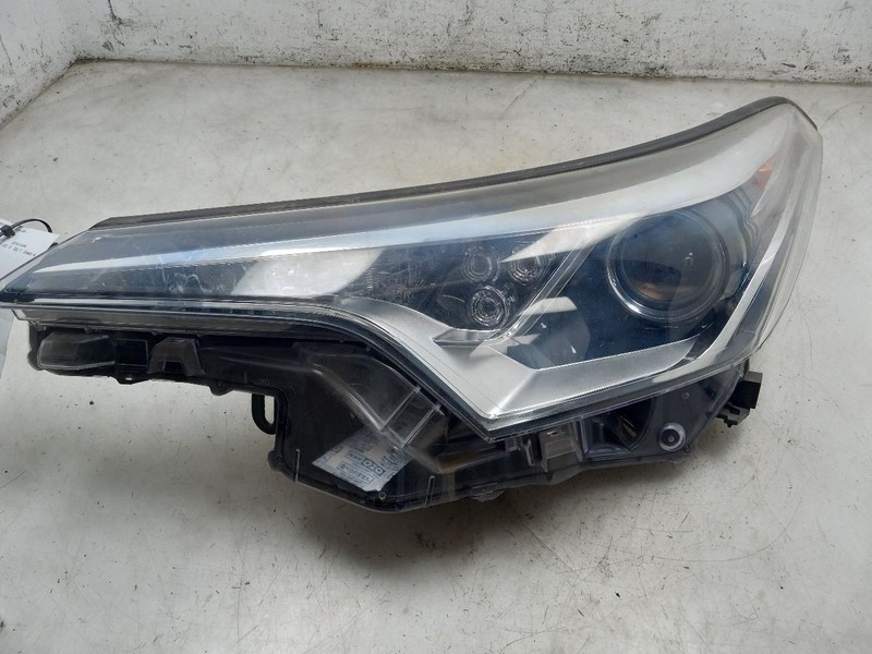 18 19 TOYOTA C-HR XLE DRIVER LEFT HEADLIGHT HALOGEN TURKEY BUILT