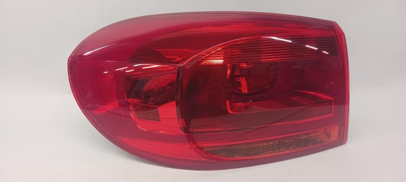 12-'18 VOLKSWAGEN TIGUAN Left driver outer Taillight OEM Grade A!