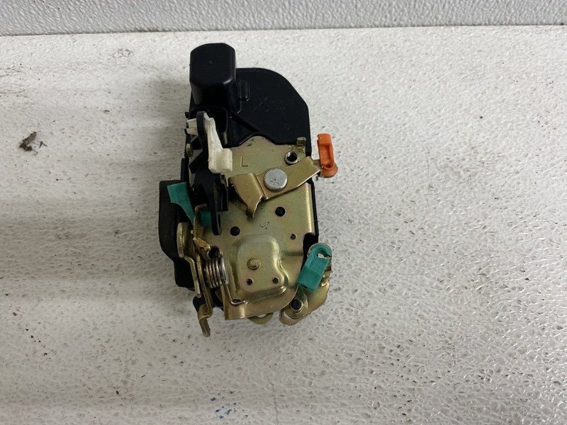 2005 Dodge Ram 1500 quad cab Left Driver Door Lock Latch Electric Power Oem