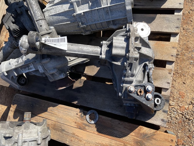 2014-2020 LAND ROVER RANGE ROVER SPORT 5.0L L494 FRONT CARRIER DIFFERENTIAL