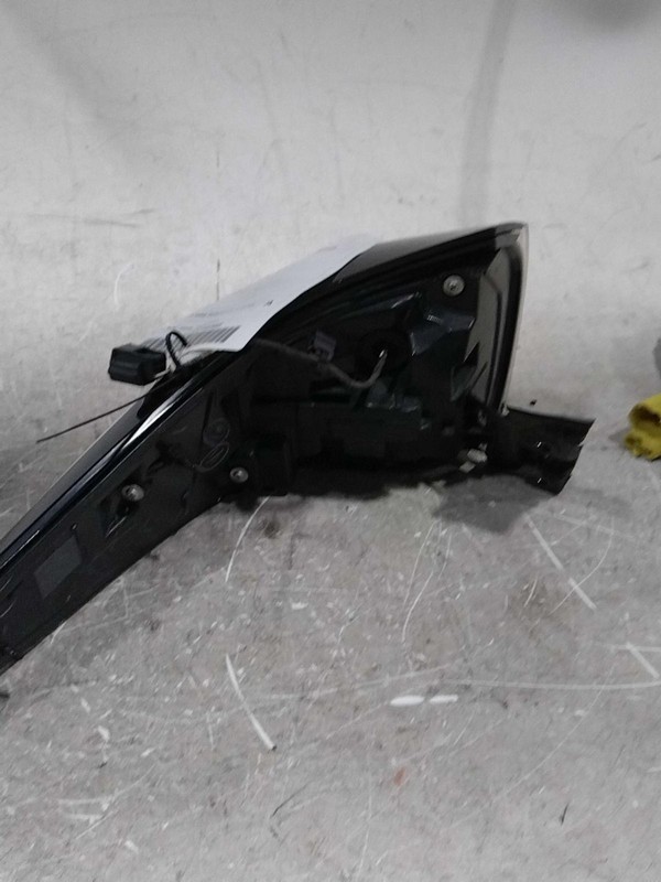 2020 Nissan Murano Right Tail Light Assembly OEM 677945 57000 Miles