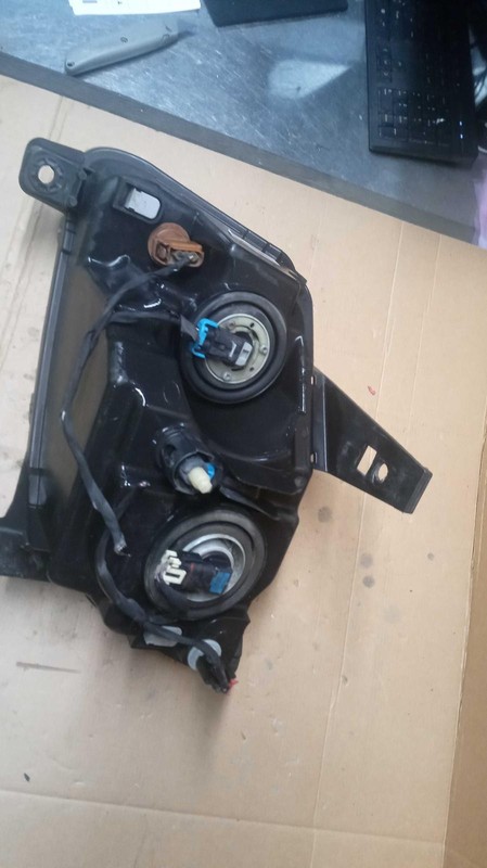 Used Right Headlight Assembly fits: 2015 Jeep Compass black bezel Right Grade C