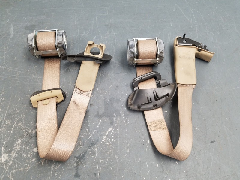 2010 Chevy Corvette C6 Grand Sport Seat Belt Set #4361 Y5