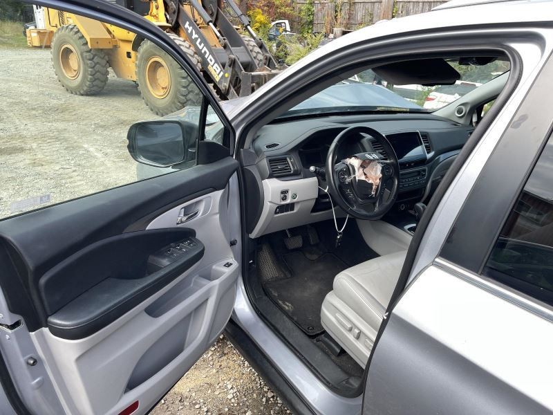 2016-2018 HONDA PILOT LEFT A-PILLAR SILVER PC:NH830M 3.5L AT AWD 144K 58056
