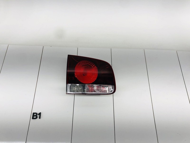 08-10 VOLKSWAGEN TOUAREG REAR LEFT SIDE INNER TAIL LIGHT BRAKE STOP LAMP OEM